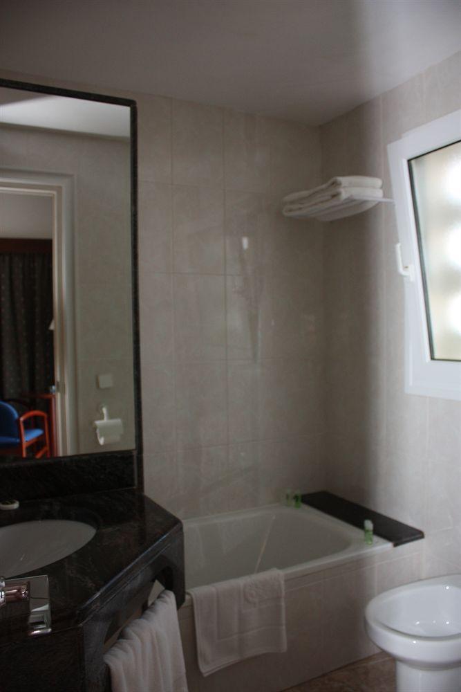 Hotel Rosa Dels Vents 산 안토니 드 칼론헤 외부 사진