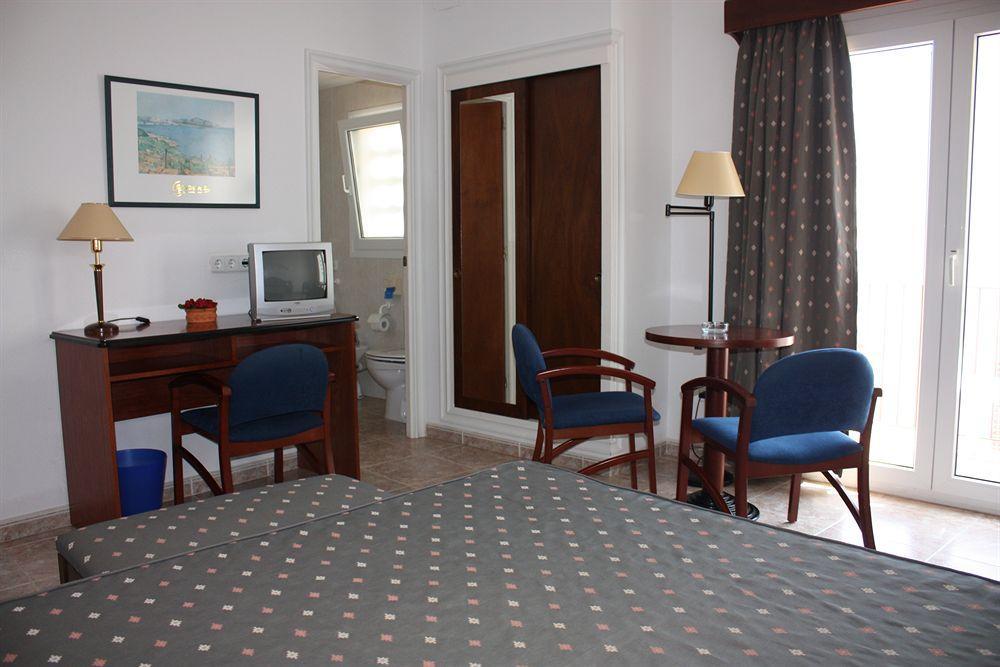 Hotel Rosa Dels Vents 산 안토니 드 칼론헤 외부 사진